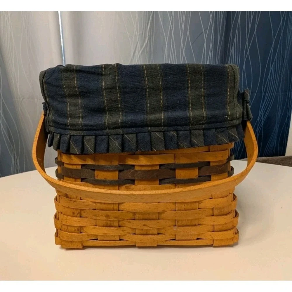 Longaberger 1998 Collectors Club Harbor Basket –Liner & Protector